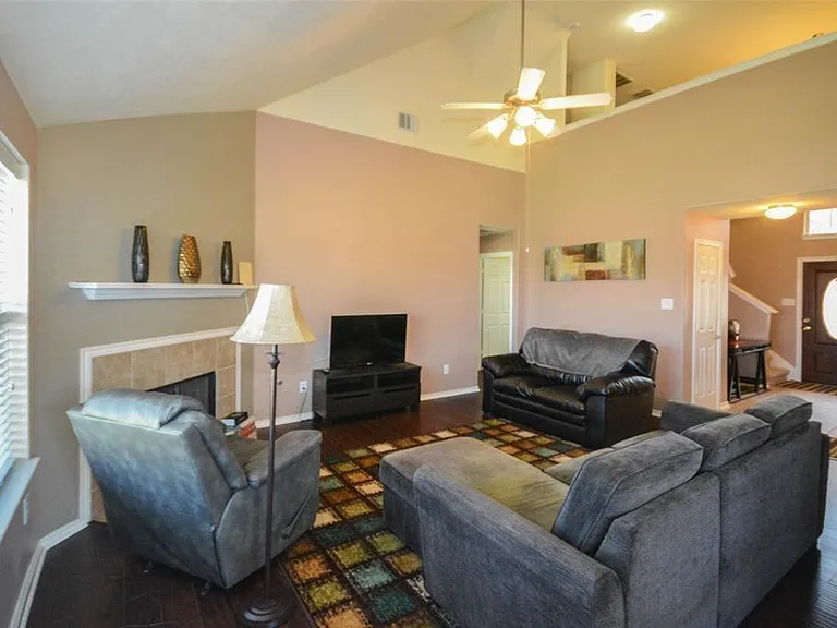 3008 Middletrace Ln — Photo 10