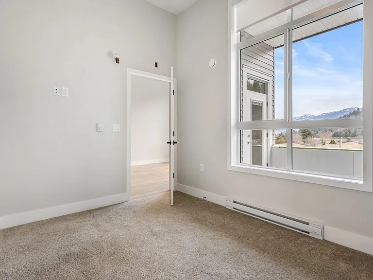 5545 Vedder Rd — Photo 14