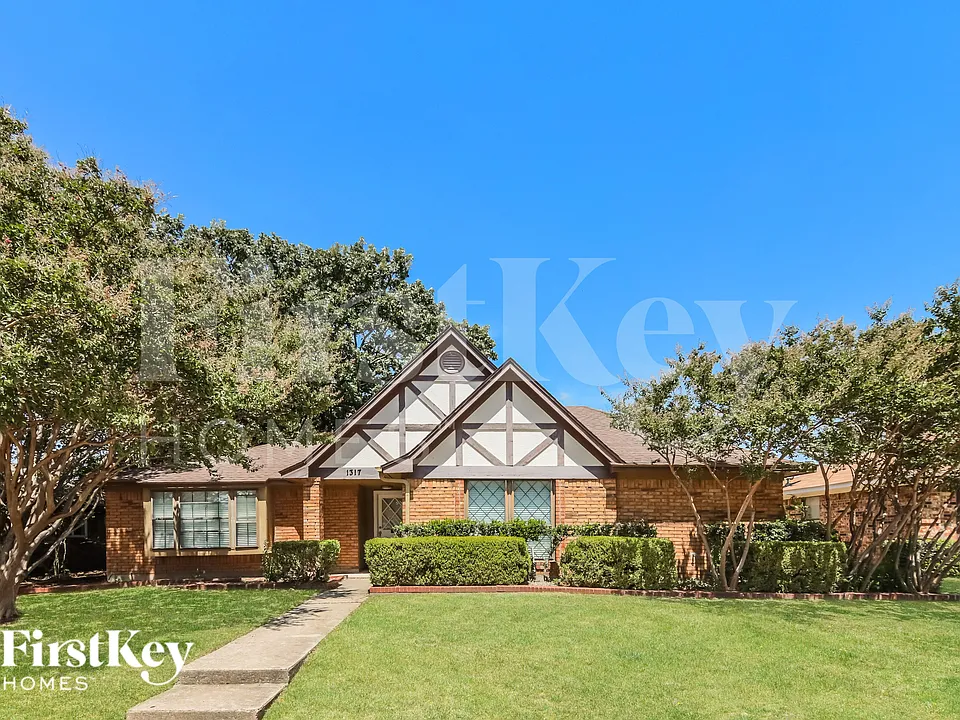 1317 Edelweiss Dr