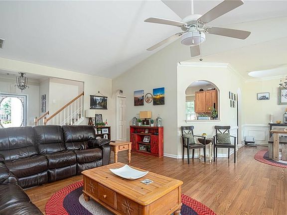 5th image of 3225 Moss Ct