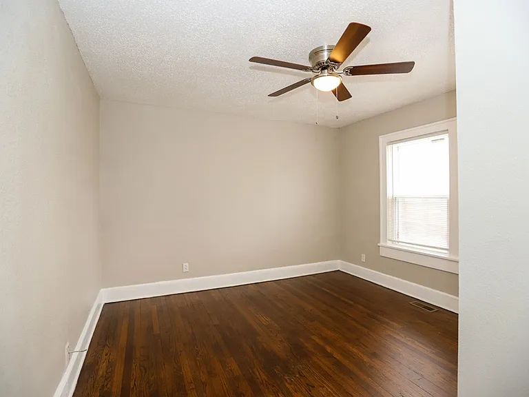 3515 E King Pl — Photo 13