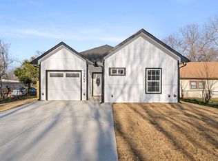 1202 N Breckenridge St, Ennis, TX 75119
