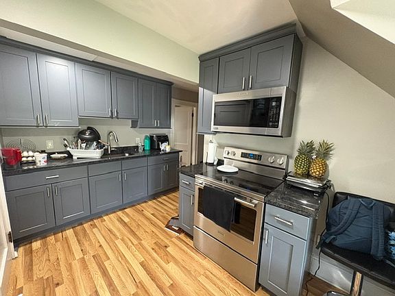 3rd image of 690 Haverhill St Floor 3