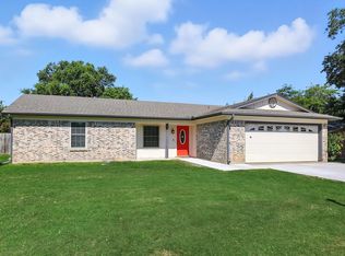 1028 Bryant St, Benbrook, TX 76126