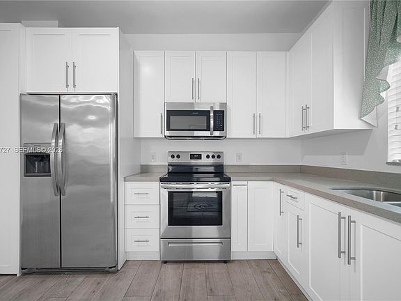 3rd image of 836 NW 33rd Ave #B