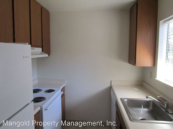 4th image of 871 Alice St #28