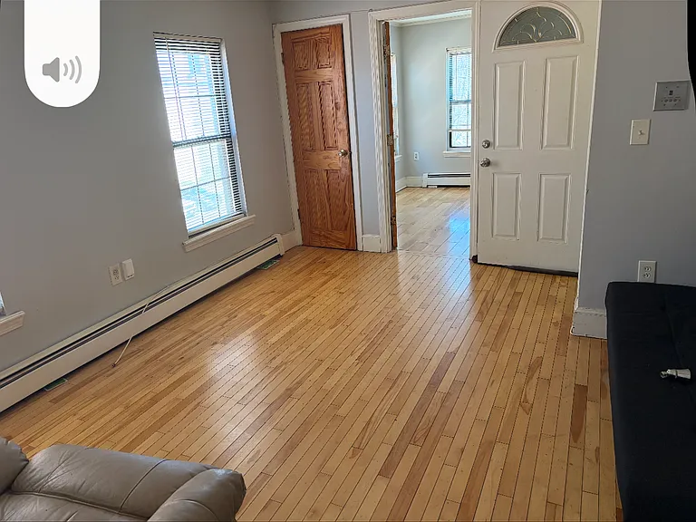 4 Sussex St #3 — Photo 3