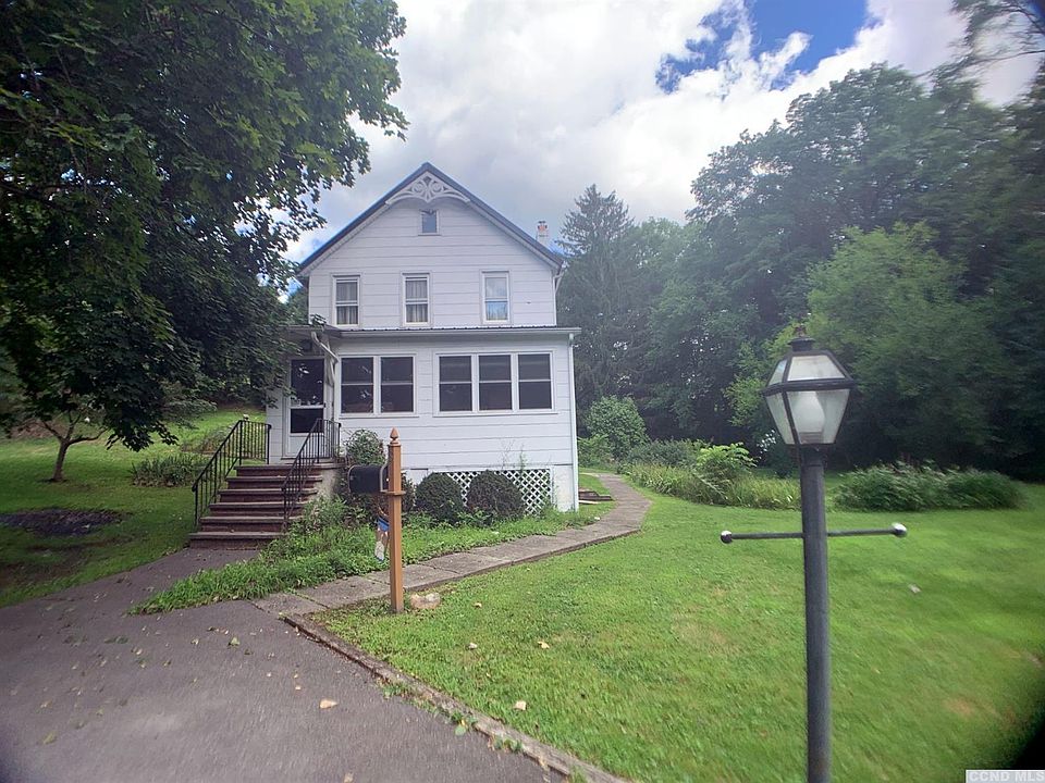 1st image of 8 Center St