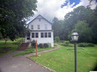 8 Center St, Coxsackie, NY 12051