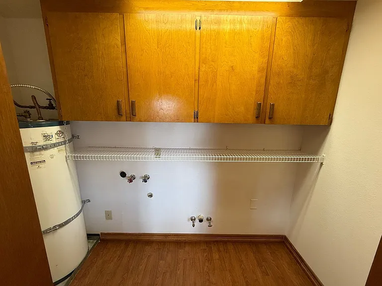 460 SE Conifer Pl — Photo 11