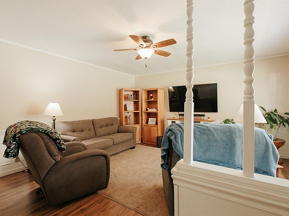 3rd image of 1311 Western Hills Dr