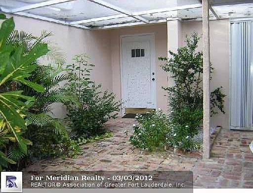 2nd image of 3089 N Palm Aire Dr