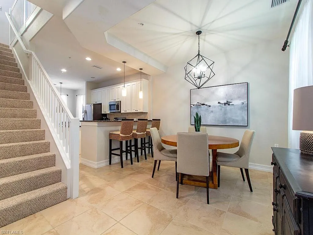 2 bed, 2.5 bath, 1776 sqft, $7,000 — Photo 4