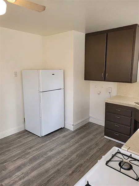 1627 Pine St — Photo 2