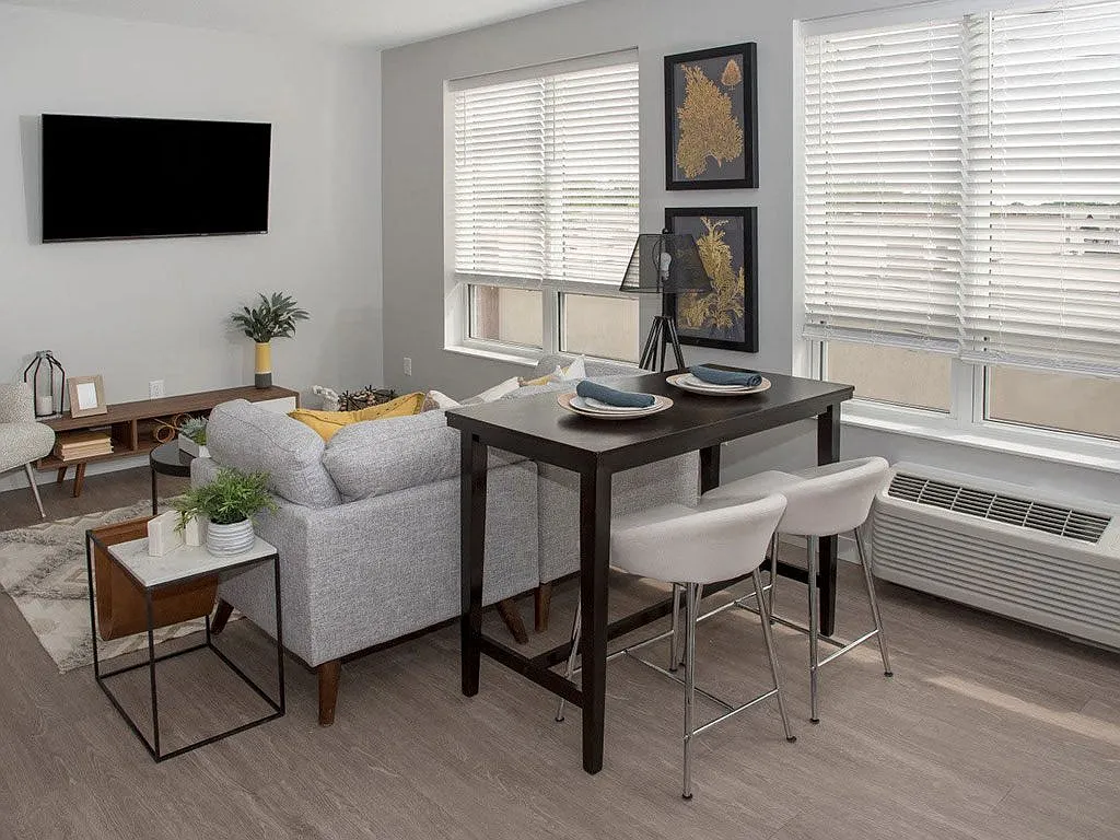 Urban Park Apartments — Photo 2