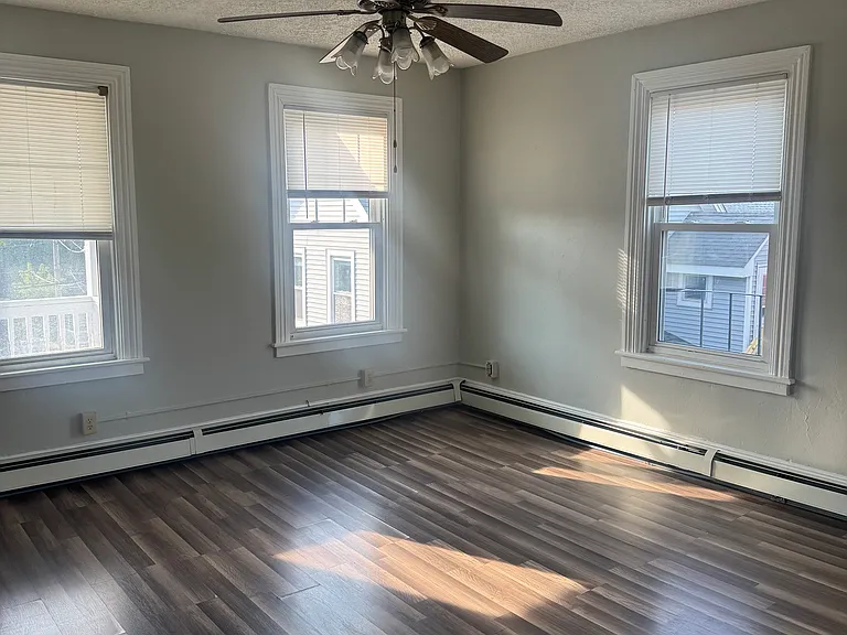 276 Park Ave — Photo 9