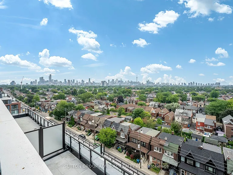858 Dupont St #Penthouse 43 — Photo 31
