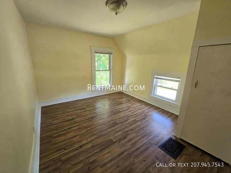 74 Stillwater Ave — Photo 8