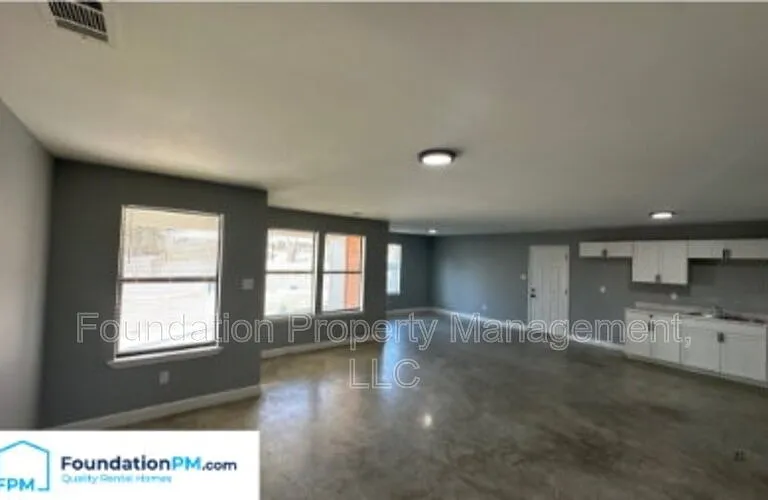 555 Monteagle Dr — Photo 6