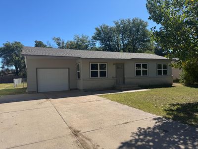 1102 S Jefferson St, Hugoton, KS, 67951