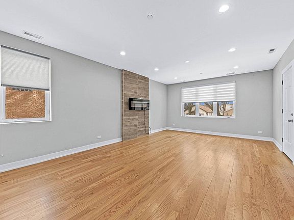 5th image of 2618 N 75th Ct #2
