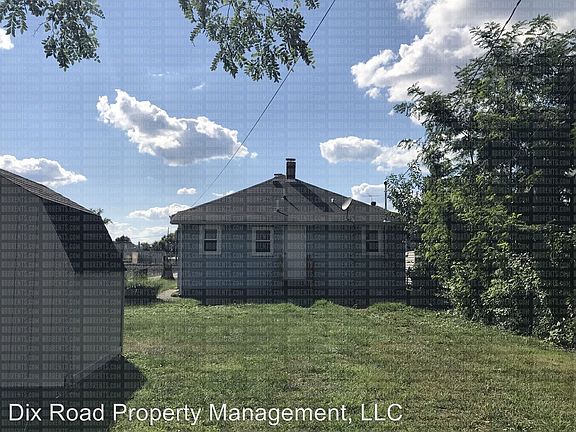 2nd image of 601 Elwood St