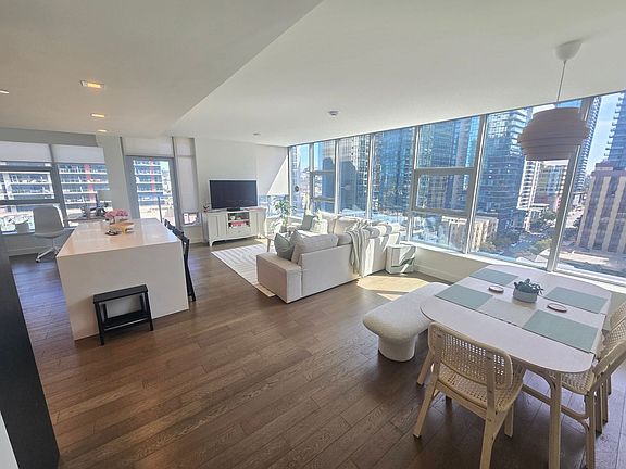 2nd image of 1388 Kettner Blvd Unit 1304