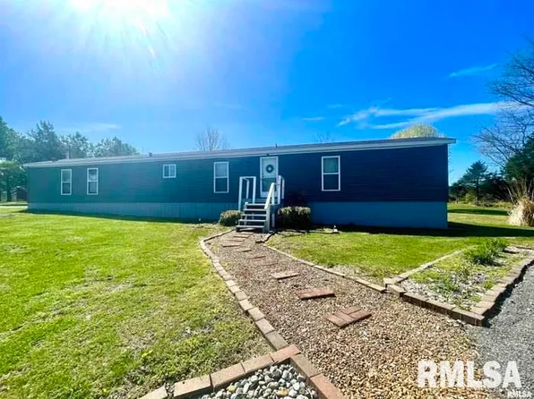 135 Caraway Ln, Goreville, IL 62939