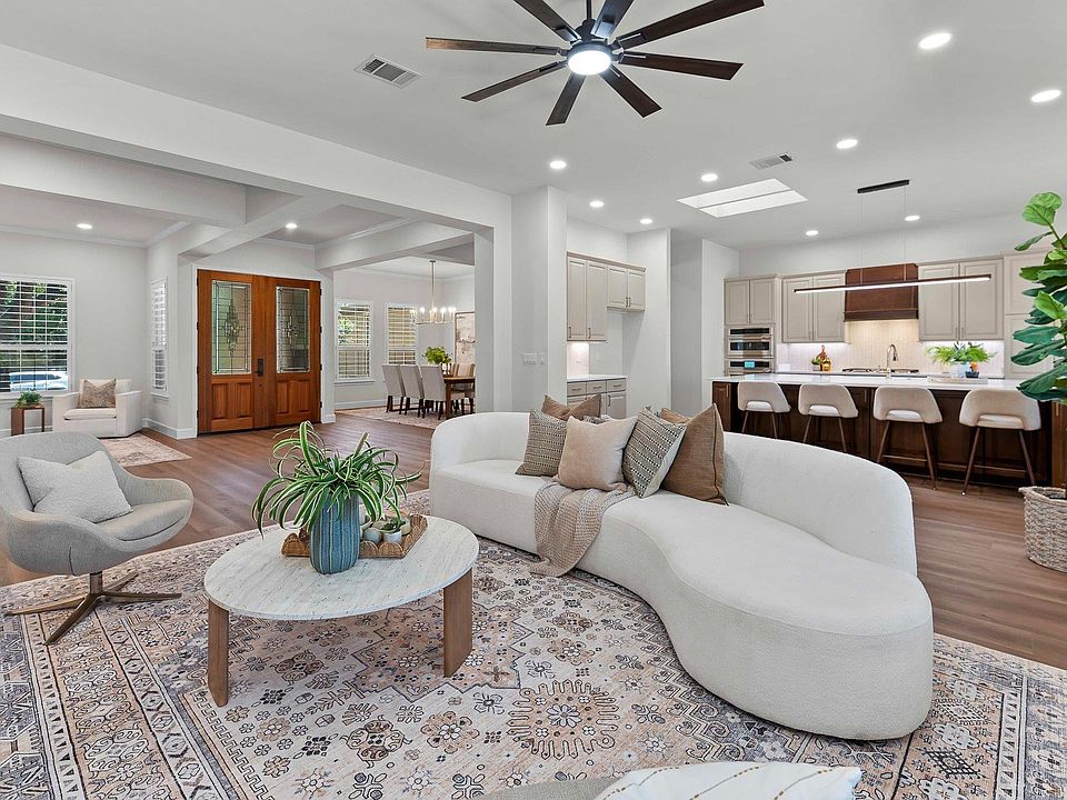 1st image of 105 Golf View Dr
