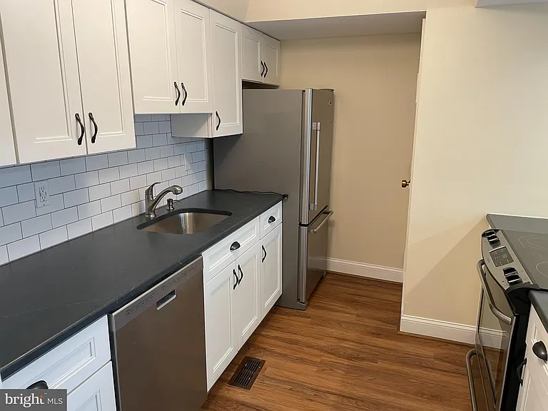 121 E Chelsea Cir — Photo 8