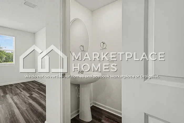 11898 Sylvia St — Photo 13