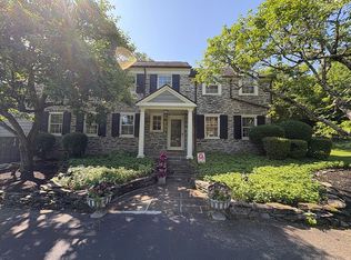 913 N Spring Mill Rd, Villanova, PA 19085