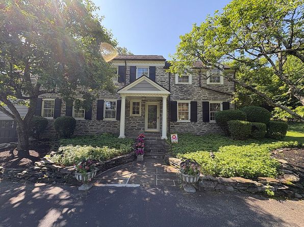 913 N Spring Mill Rd