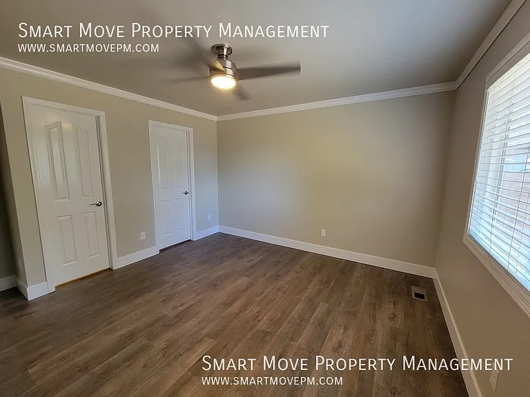 1067 N Crestley Ave — Photo 13
