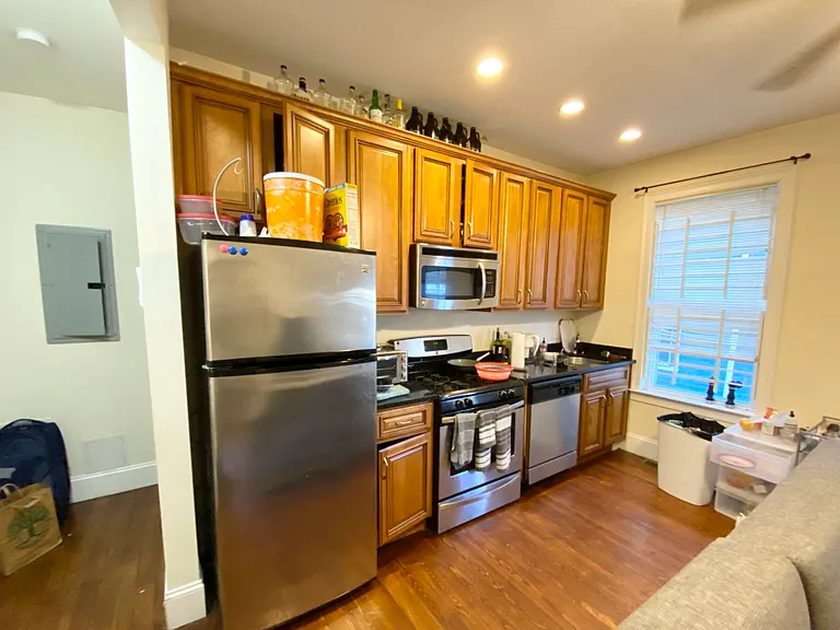 178 Hillside St #1F — Photo 1