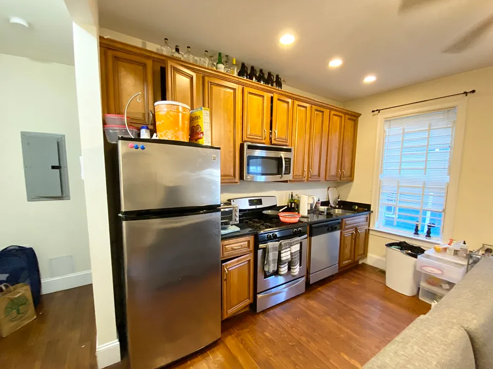 178 Hillside St #1F