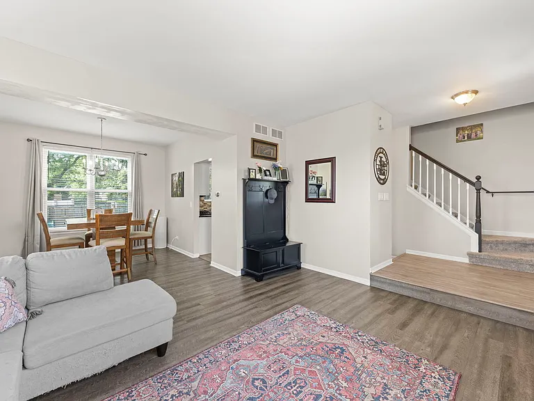 1274 Amaranth Dr — Photo 5