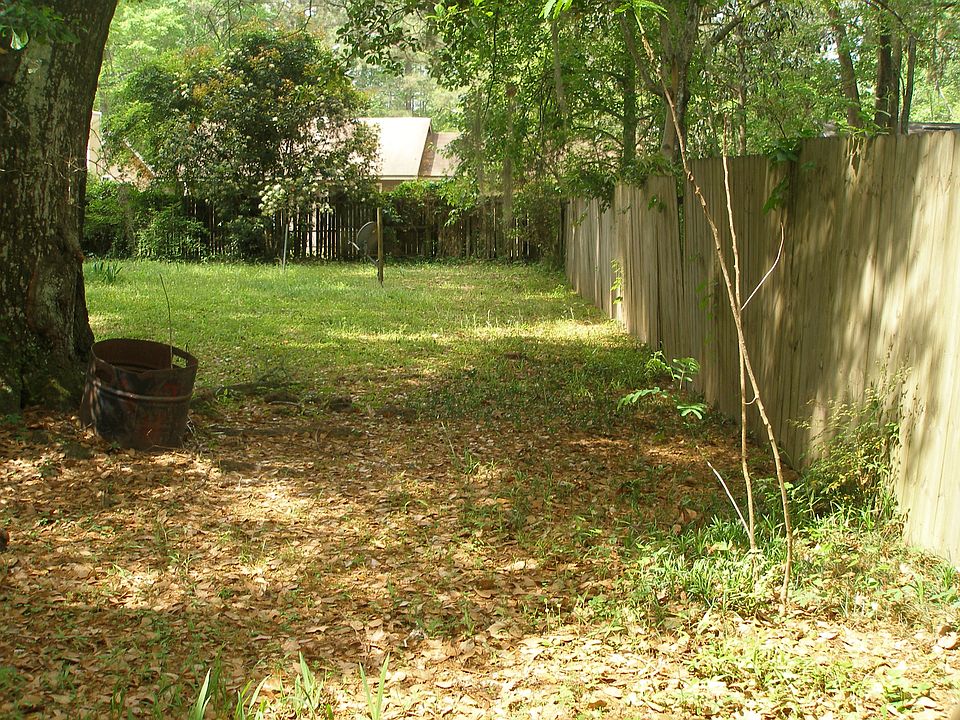 2nd image of 1827 Ivan Dr