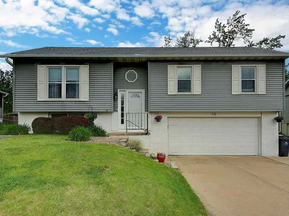 48 Clive Dr NW, Cedar Rapids, IA 52405