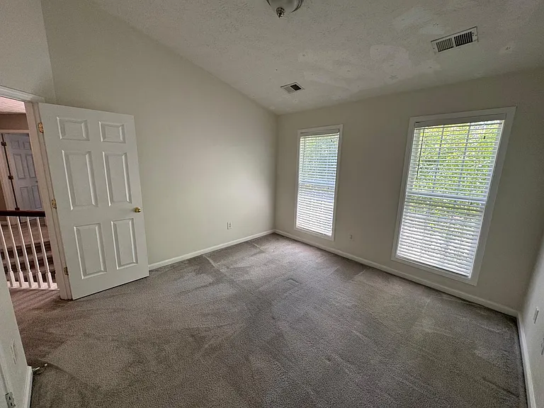 504 Thames Cir — Photo 63