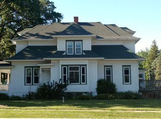 228 S Walnut St, Franklin Grove, IL 61031