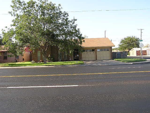 1st image of 1800 E 52nd St