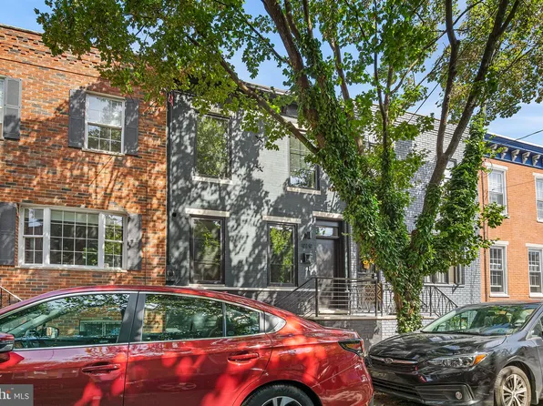 919 Moore St, Philadelphia, PA 19148