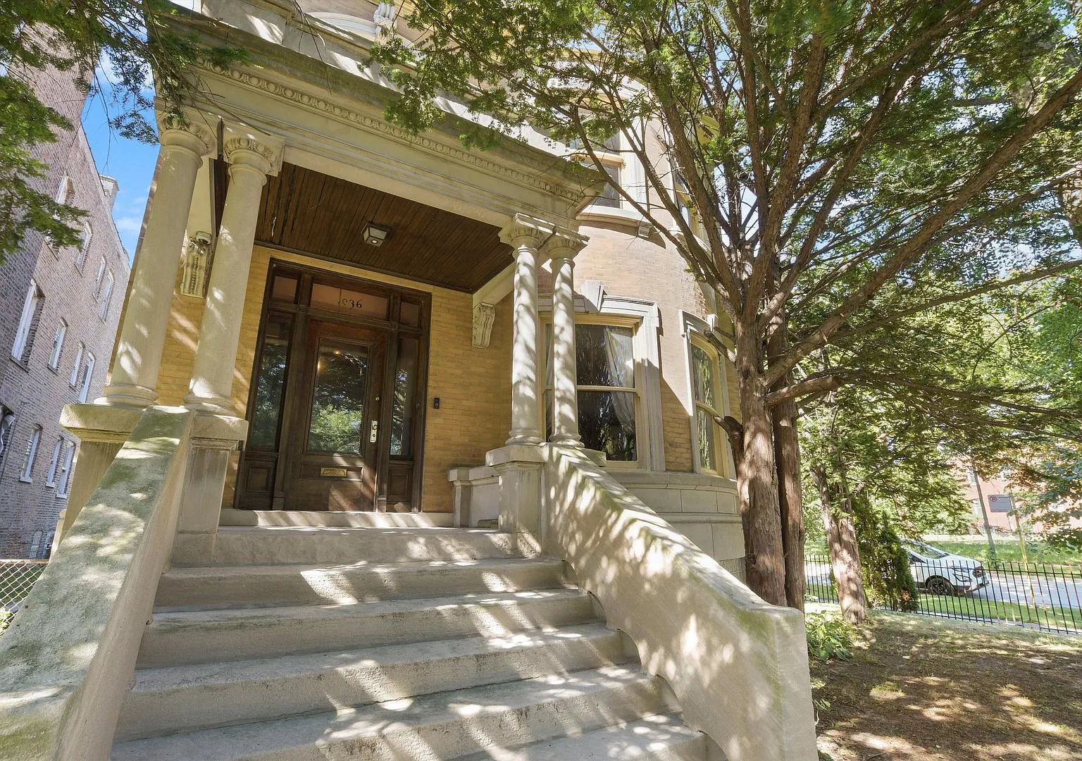 5 bed, 2.5 bath, 3296 sqft, $3,200 — Photo 1
