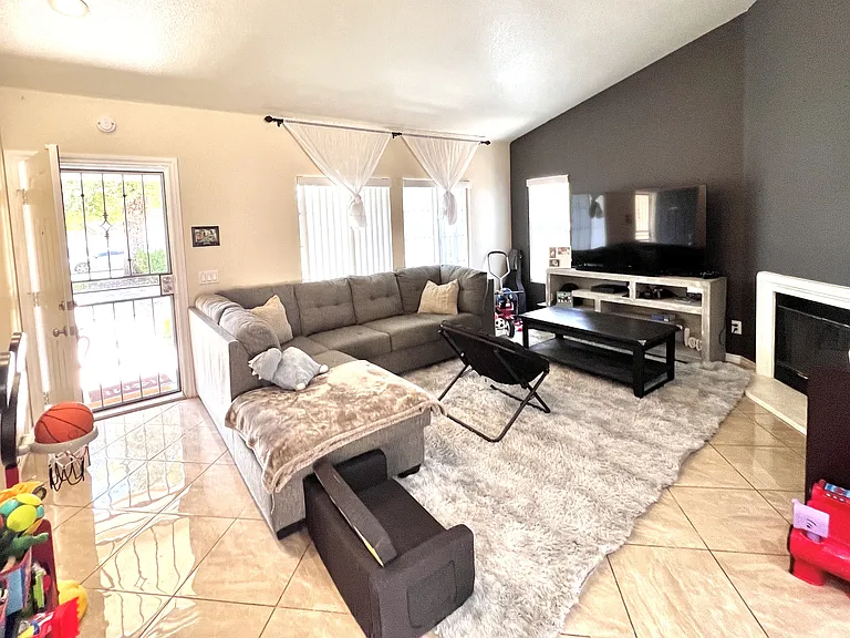 23232 Trillium Dr — Photo 3