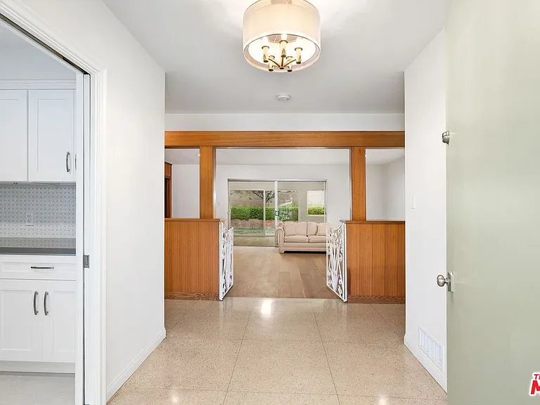 6204 S Corning Ave — Photo 5