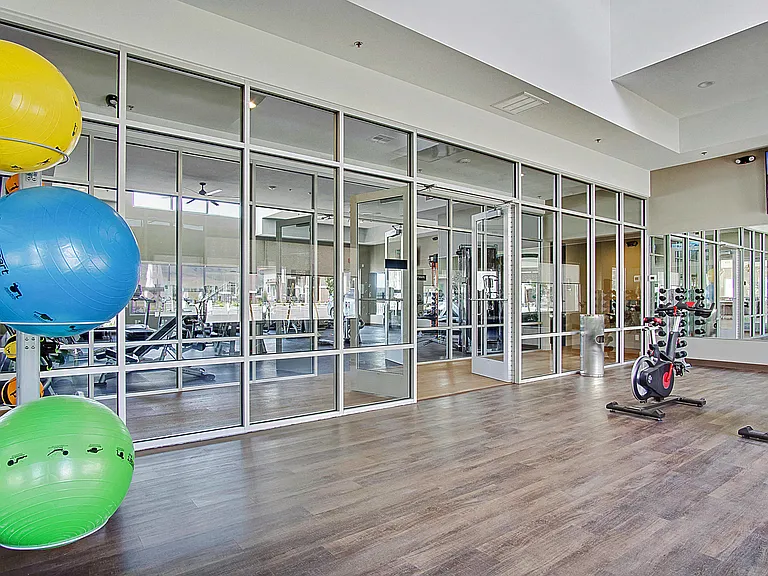 VIDA LUXURY APARTMENTS — Photo 6