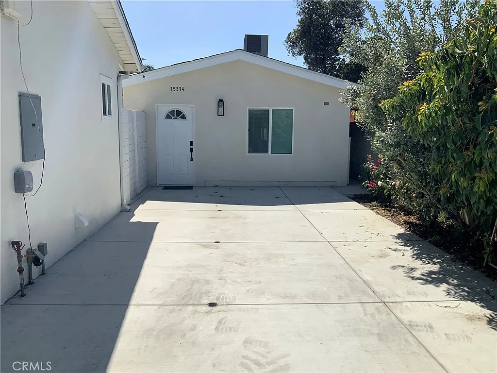 2 bed, 710 sqft, $2,995 — Photo 2
