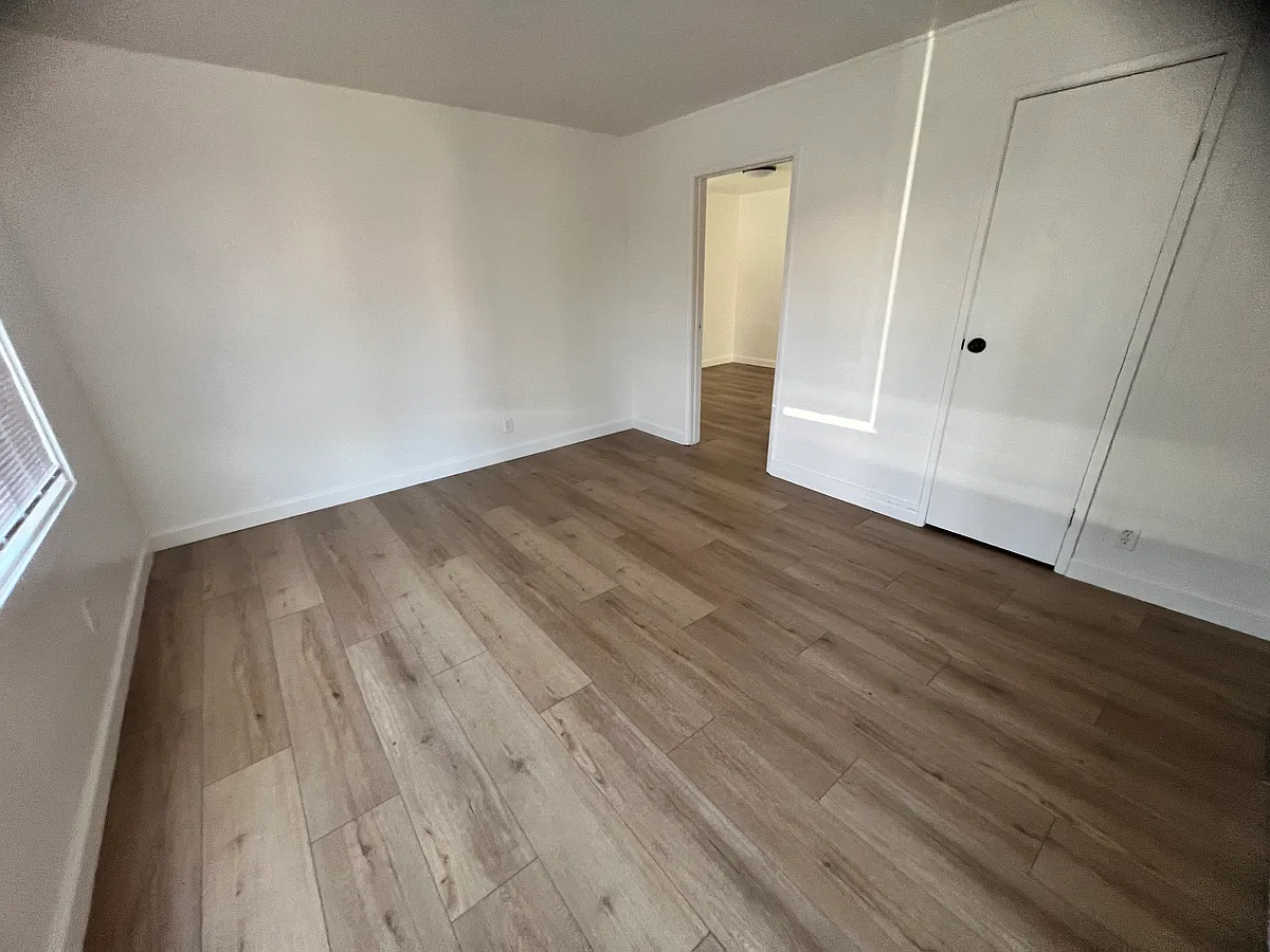 Building Photo - 1625 Mono Ave #1625