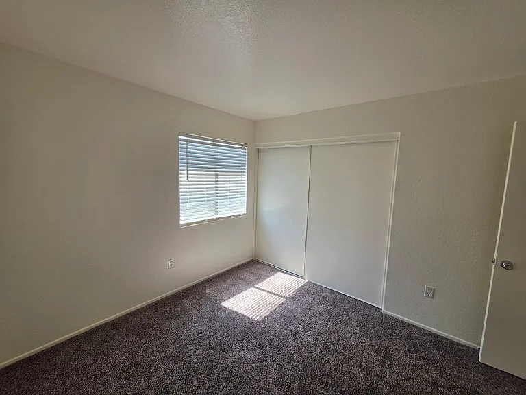 1354 Carriage Ln — Photo 8